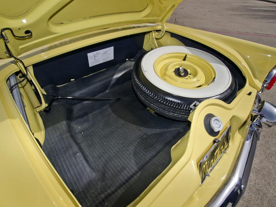 Багажник Ford Thunderbird (P5/40) 1955 года  (фото 118 из 128)